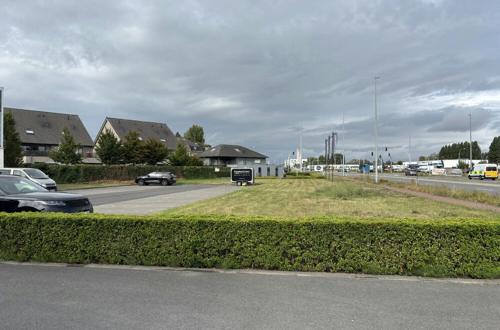 commerci-le-bedrijfssite-te-koop-langs-de-ring-te-roeselare021.jpg