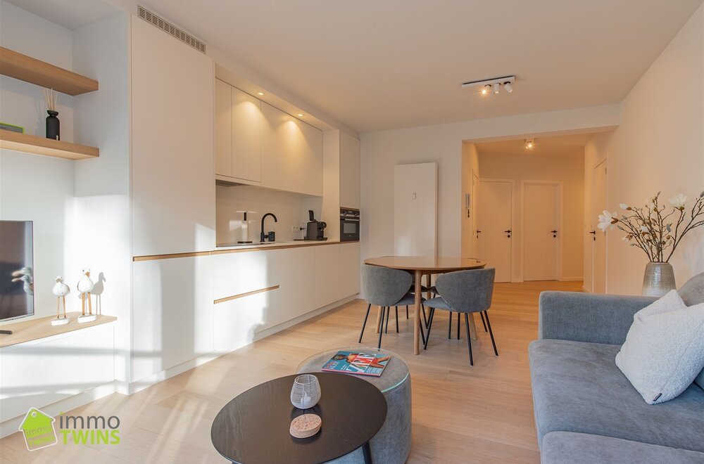 prachtig-gerenoveerd-appartement-met-2-slaapkamers-in-hartje-oostende-002.jpg