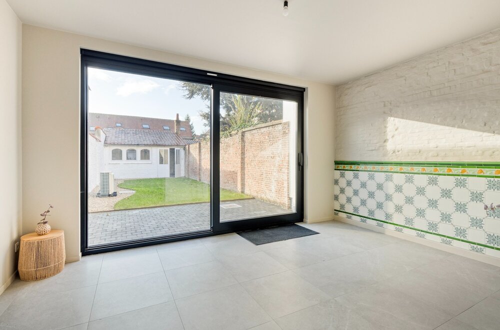 volledig-gerenoveerde-en-energiezuinige-stadswoning-te-brugge004.jpg
