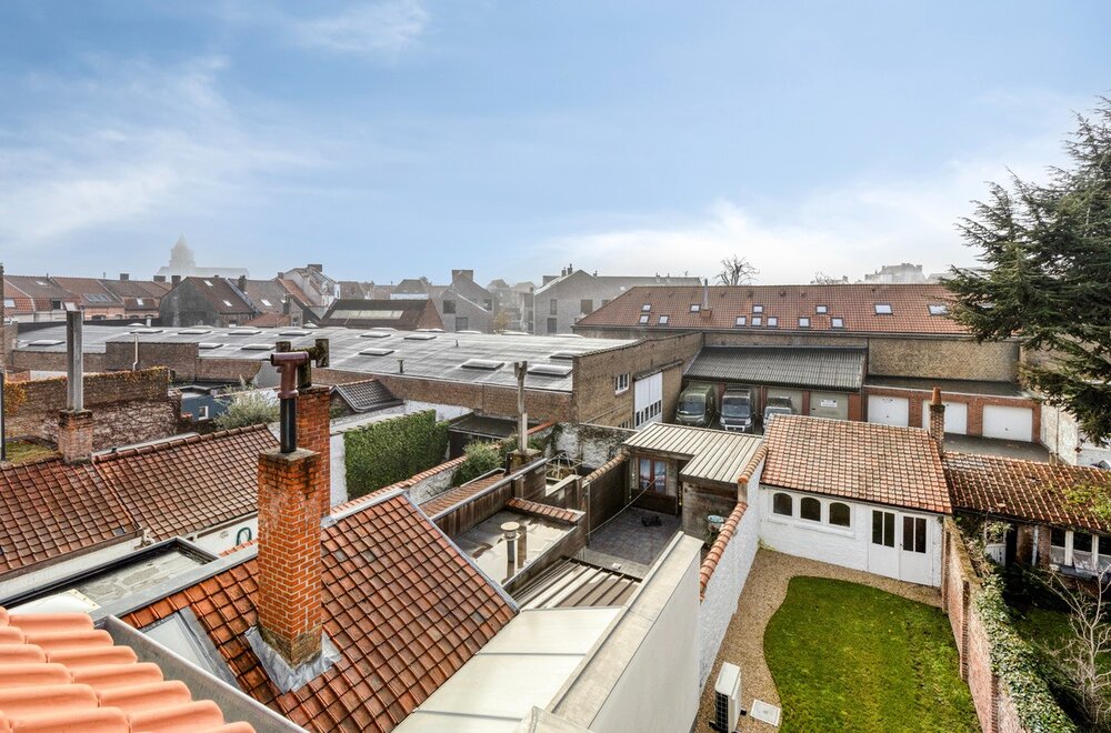 volledig-gerenoveerde-en-energiezuinige-stadswoning-te-brugge016.jpg