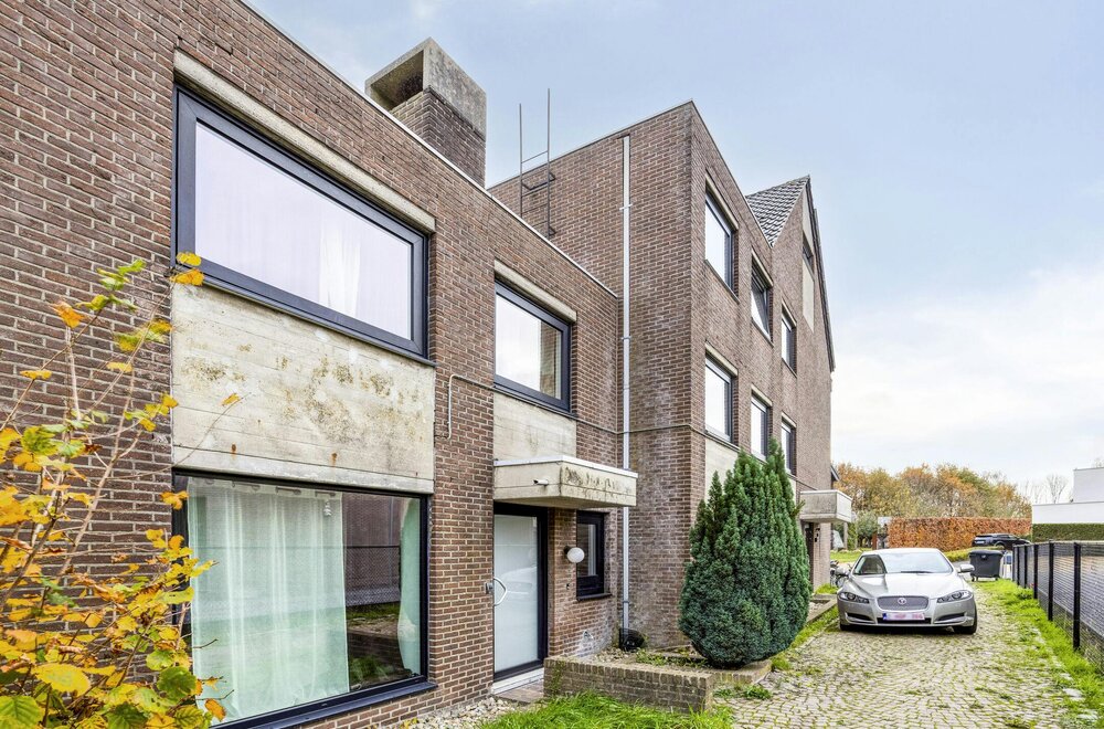 opbrengsteigendom-met-9-studentenkamers-en-duplex-appartement-te-hasselt021.jpg