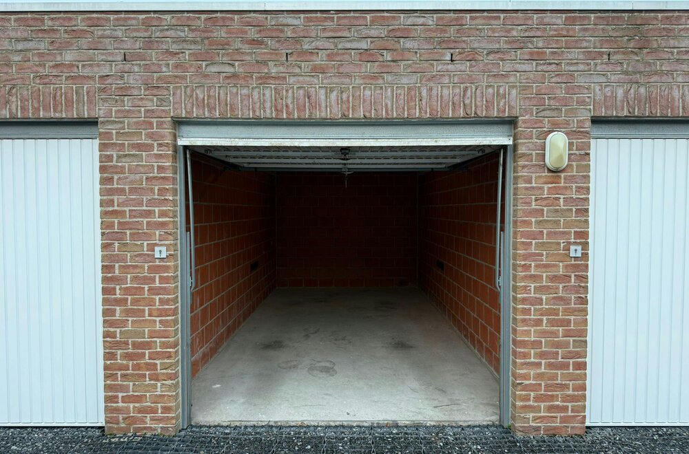 garagebox-te-koop-in-centrum-waregem001.jpg