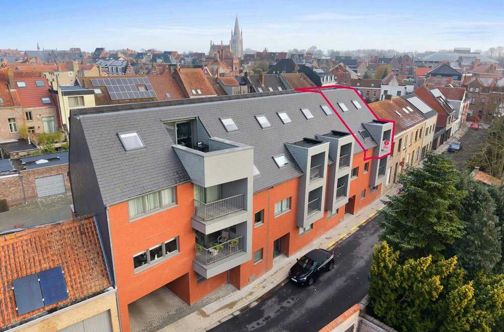 instapklaar-appartement-met-garage-in-centrum-ieper-002.jpg