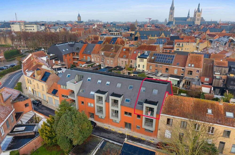 instapklaar-appartement-met-garage-in-centrum-ieper-010.jpg