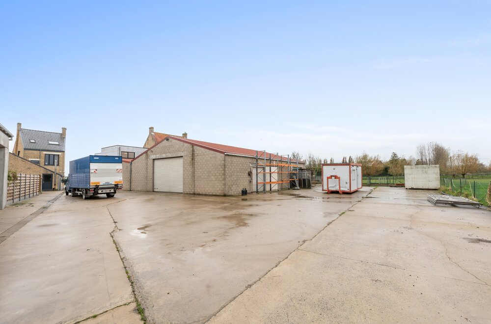 woning-met-kantoorgebouw-en-loodsen-in-avekapelle023.jpg