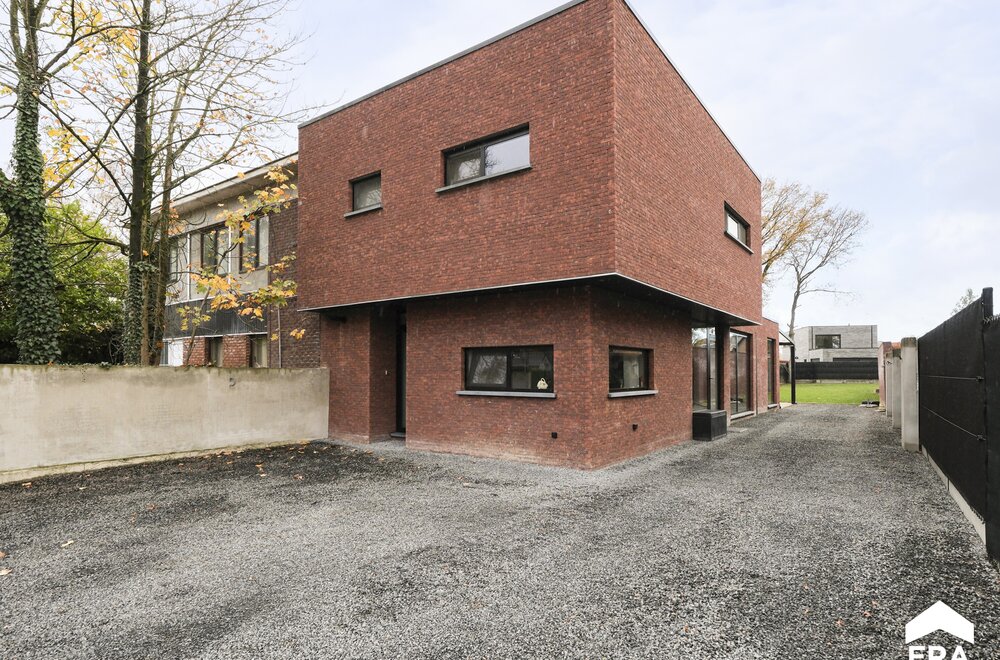 moderne-energiezuinige-woning-met-4-slpks-te-genk001.jpg