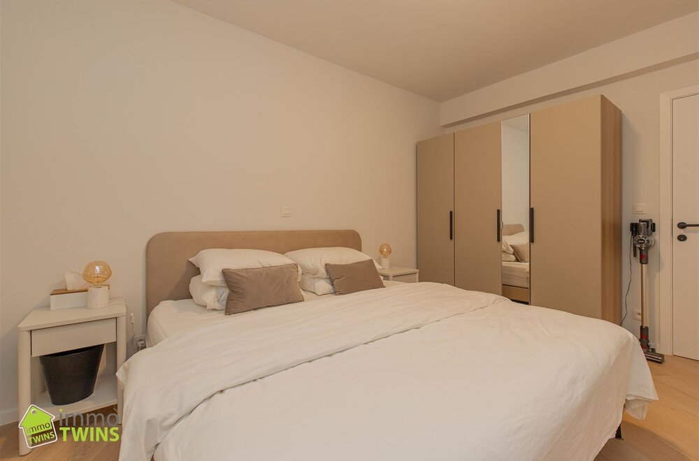 prachtig-gerenoveerd-appartement-met-2-slaapkamers-in-hartje-oostende-006.jpg