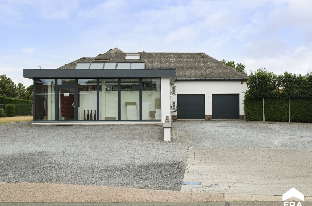 ruime-woning-met-handelsruimte-op-toplocatie-in-diepenbeek004.jpg