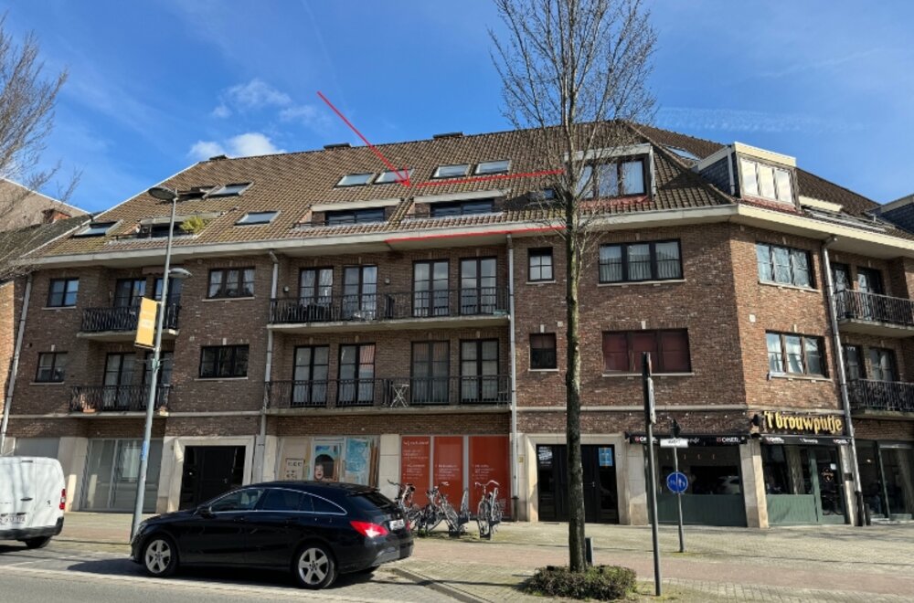 gerenoveerd-twee-slaapkamer-appartement-met-2-terrassen-en-private-ondergrondse-parking-en-2-kelderbergingen-te-koop-via-expert-immo001.jpg