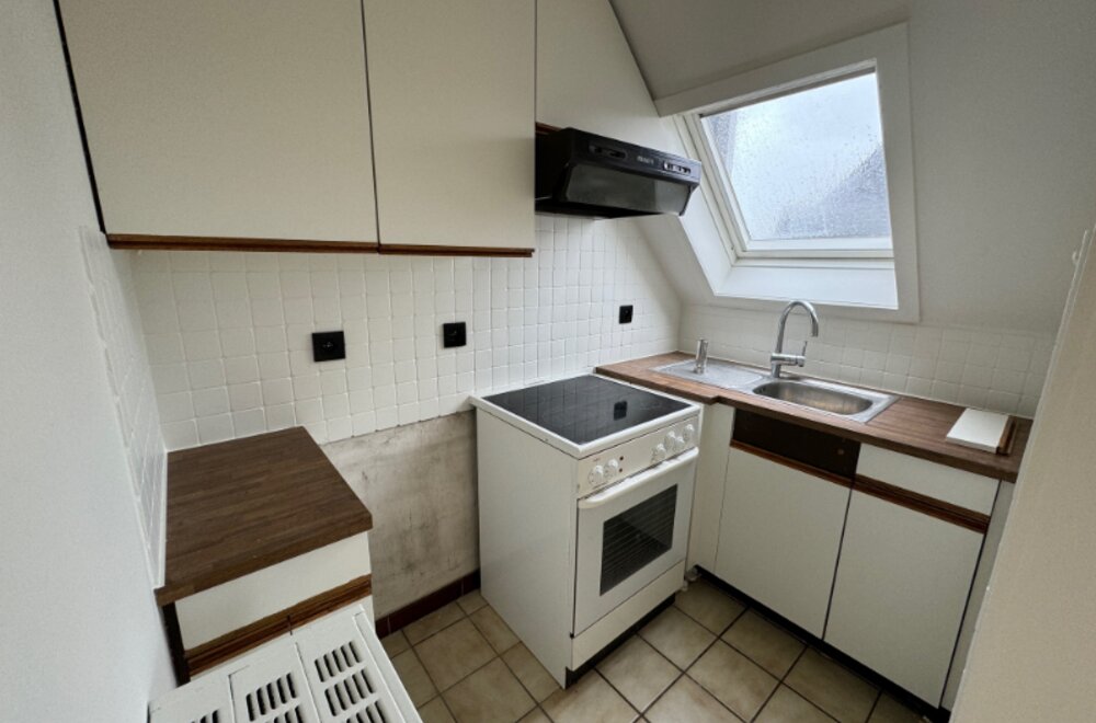 gerenoveerd-twee-slaapkamer-appartement-met-2-terrassen-en-private-ondergrondse-parking-en-2-kelderbergingen-te-koop-via-expert-immo004.jpg