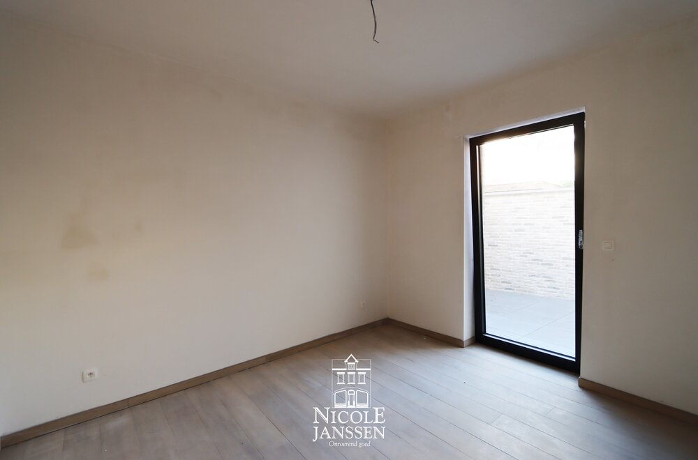file_1765441441_Nicole_Janssen_-_Kolonel_Aertsplein_12B02_Maaseik_-_appartement_te_koop_-_slaapkamer_2.jpg