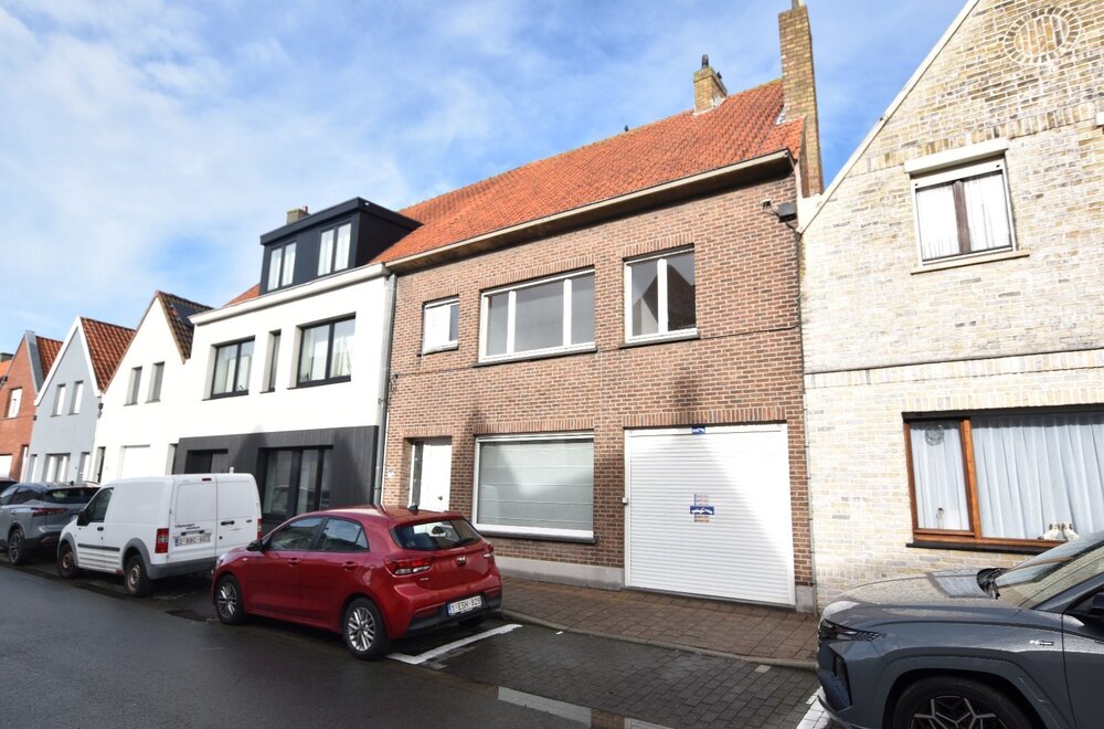 te-renoveren-woning-op-een-goede-locatie-nabij-het-dorpskern-in-oud-knokke001.jpg