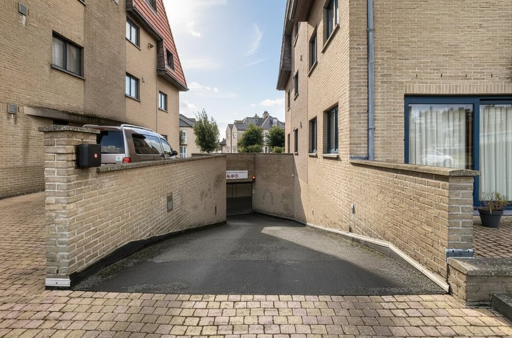 zeer-ruime-garagebox-vlakbij-centrum-middelkerke-010.jpg