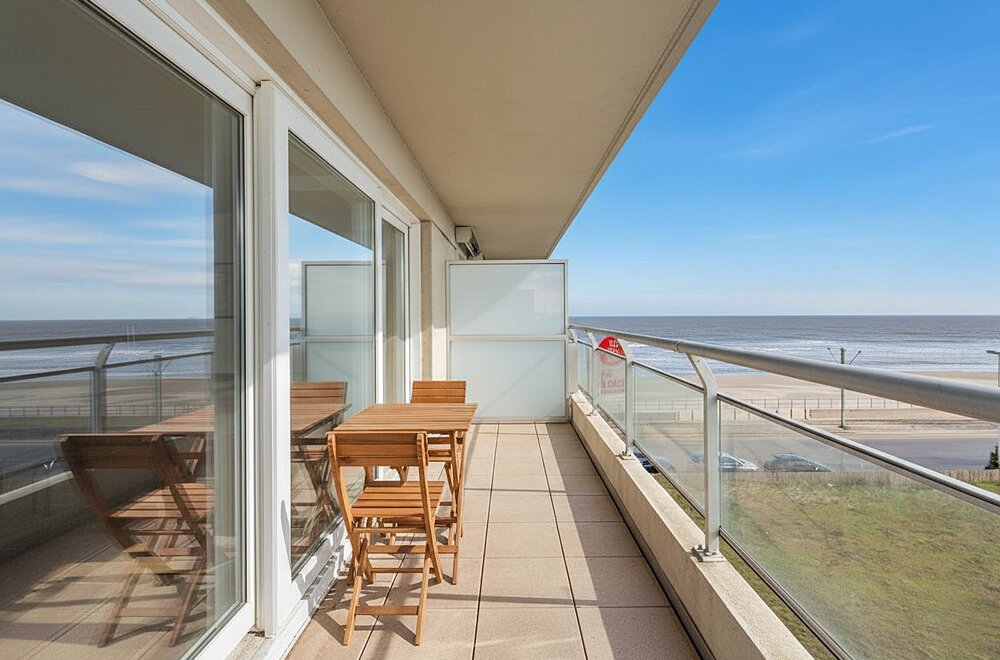 appartement-met-terras-en-open-zicht-op-zowel-zee-en-duinen-002.jpg