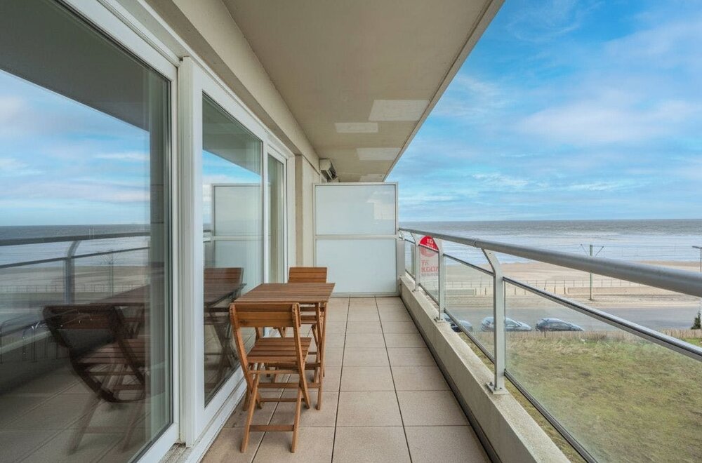 appartement-met-zeezicht-te-koop-te-middelkerke-003.jpg