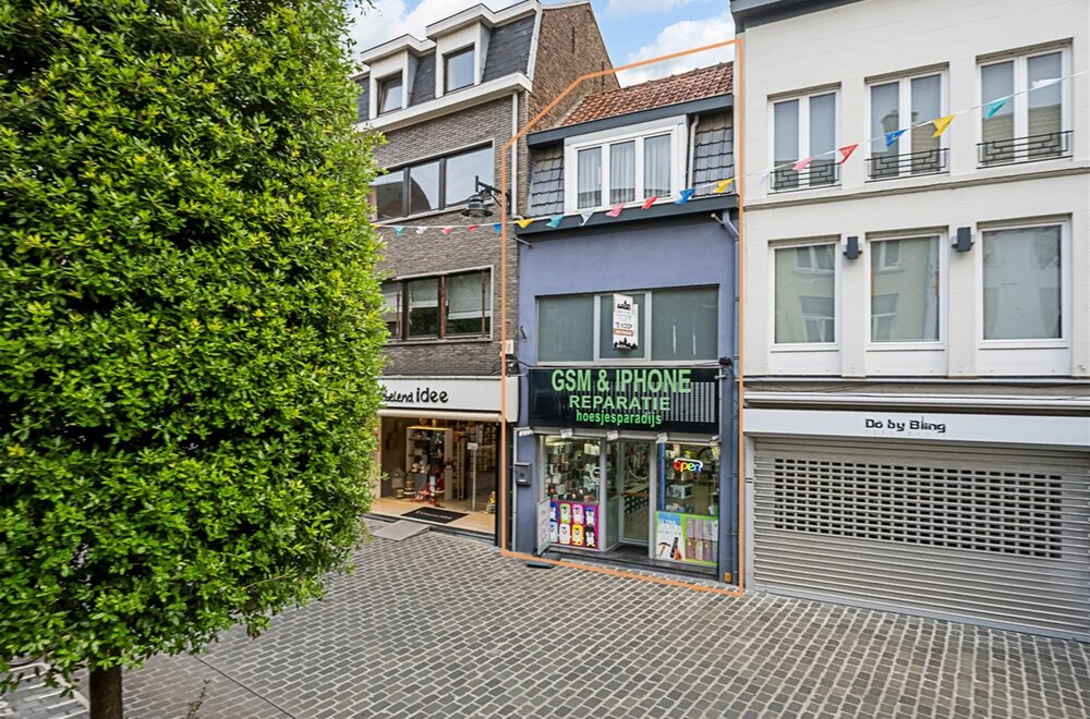 commercieel-gebouw-in-winkelstraat-te-aalst001.jpg