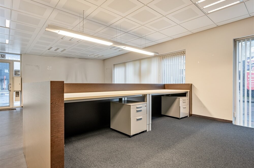 -handelsruimte-kantoor-111-m-nabij-de-varkensmarkt-aalst004.jpg