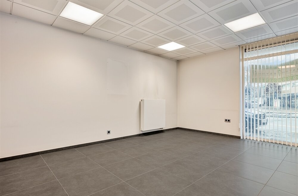 -handelsruimte-kantoor-111-m-nabij-de-varkensmarkt-aalst012.jpg