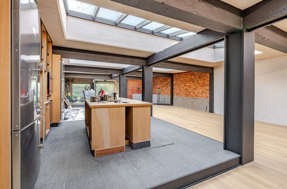 unieke-loft-290m-met-atelier-studio-tuin-n-magazijn-200m-004.jpg