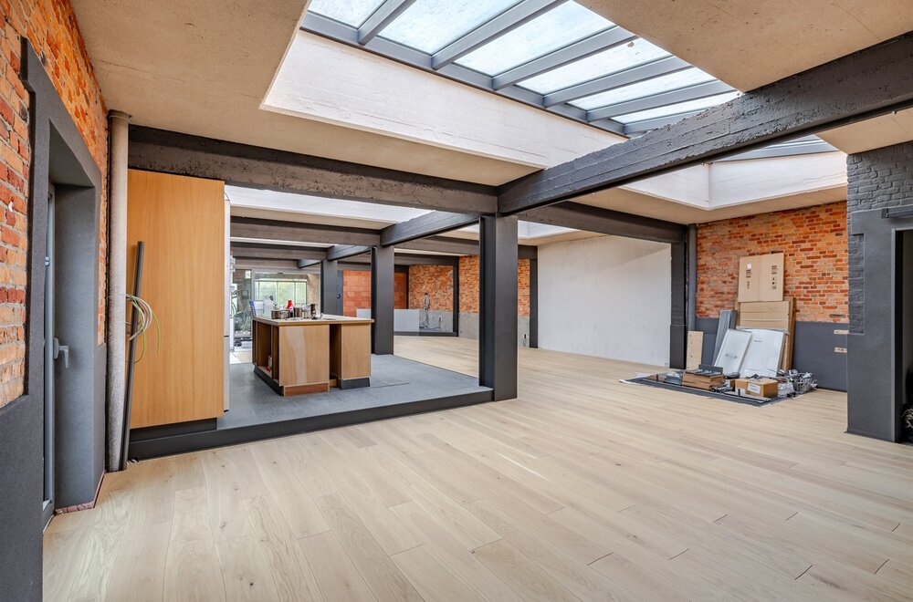 unieke-loft-290m-met-atelier-studio-tuin-n-magazijn-200m-005.jpg