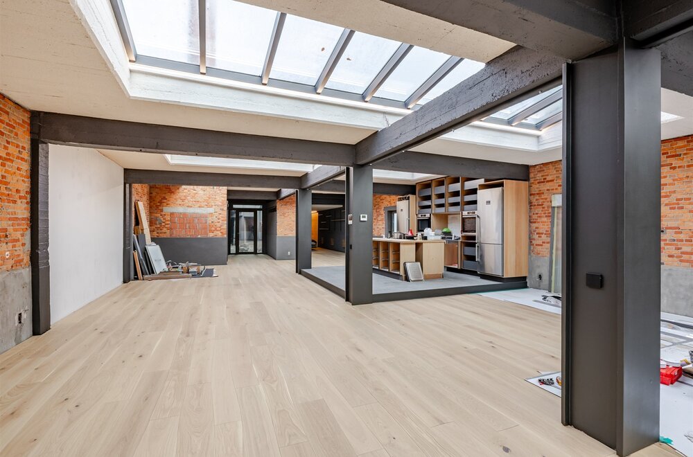 unieke-loft-290m-met-atelier-studio-tuin-n-magazijn-200m-011.jpg