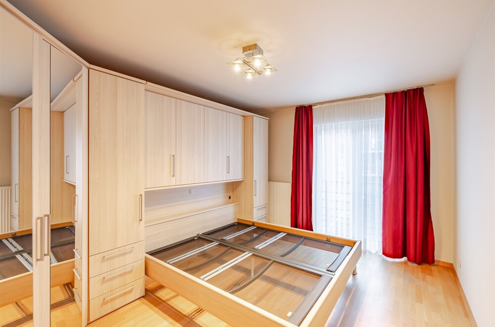 ruim-appartement-met-twee-slaapkamers-in-het-centrum-van-aalst013.jpg