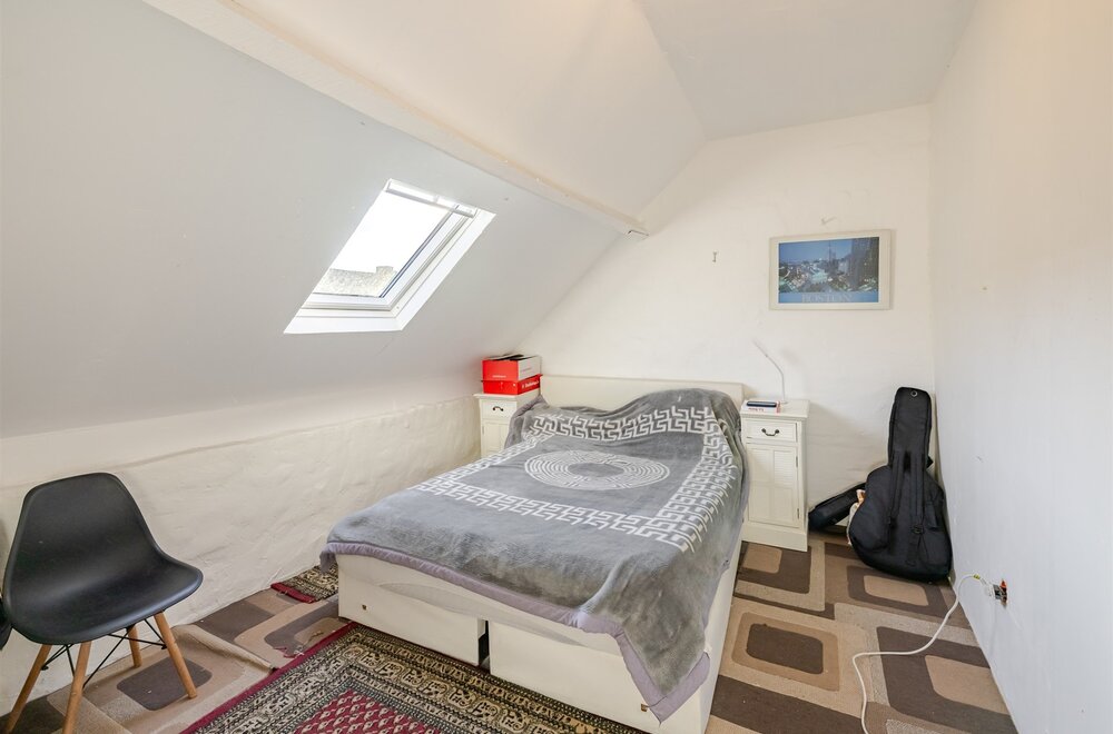 rijwoning-met-4-mogelijke-slaapkamers-tussen-varkensmarkt-en-olv-ziekenhuis014.jpg