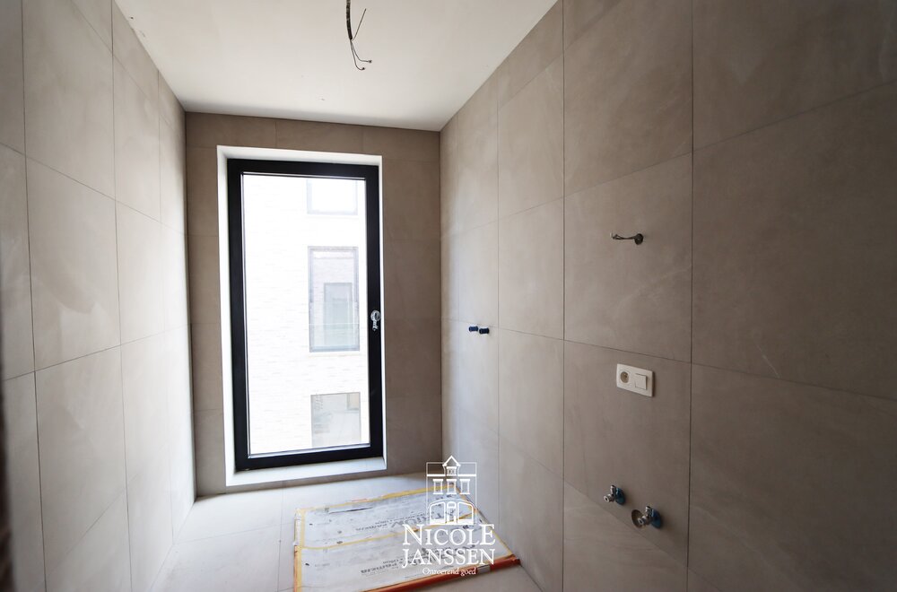file_1768468611_Nicole_Janssen_-_Kolonel_Aertsplein_12B11_Maaseik_-_appartement_te_koop_-_badkamer.jpg