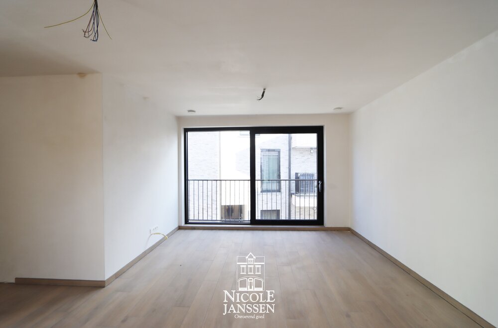 file_1768468612_Nicole_Janssen_-_Kolonel_Aertsplein_12B11_Maaseik_-_appartement_te_koop_-_leefruimte.jpg