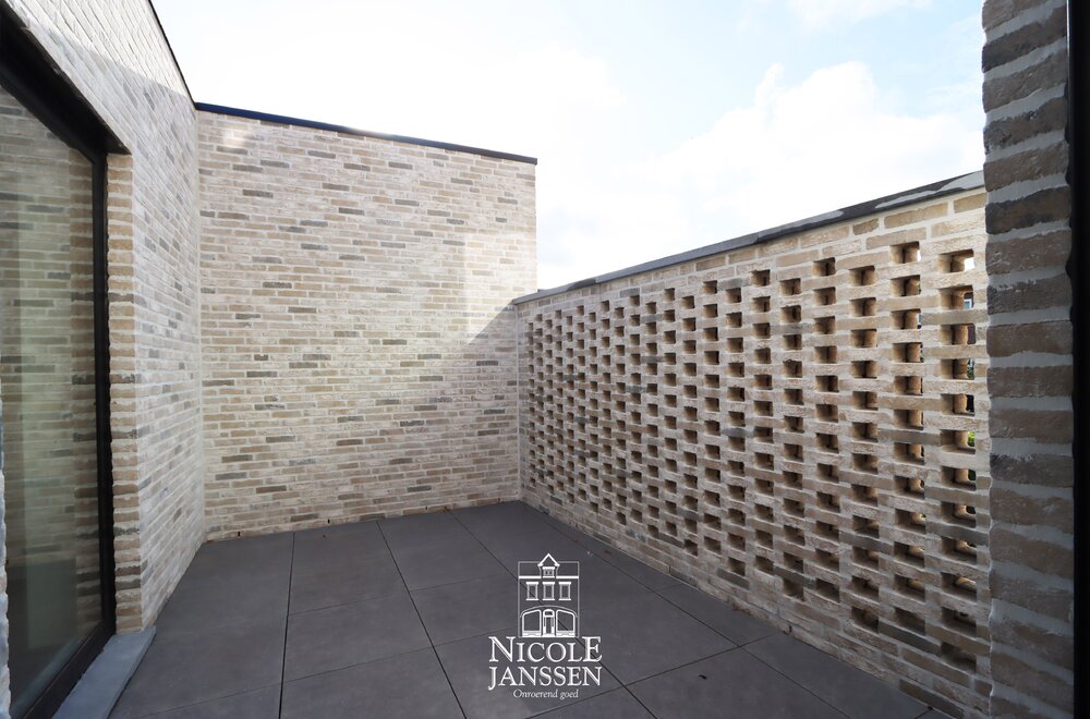 file_1768468615_Nicole_Janssen_-_Kolonel_Aertsplein_12B11_Maaseik_-_appartement_te_koop_-_terras.jpg