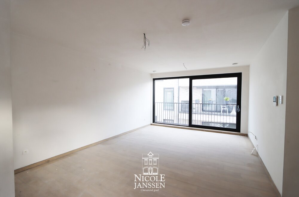 file_1768468792_Nicole_Janssen_-_Kolonel_Aertsplein_12B12_Maaseik_-_appartement_te_koop_-_leefruimte.jpg