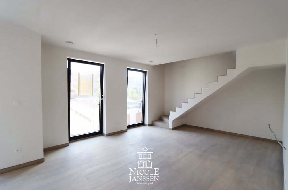 file_1768468893_Nicole_Janssen_-_Kolonel_Aertsplein_12B13_Maaseik_-_appartement_te_koop_-_leefruimte.jpg