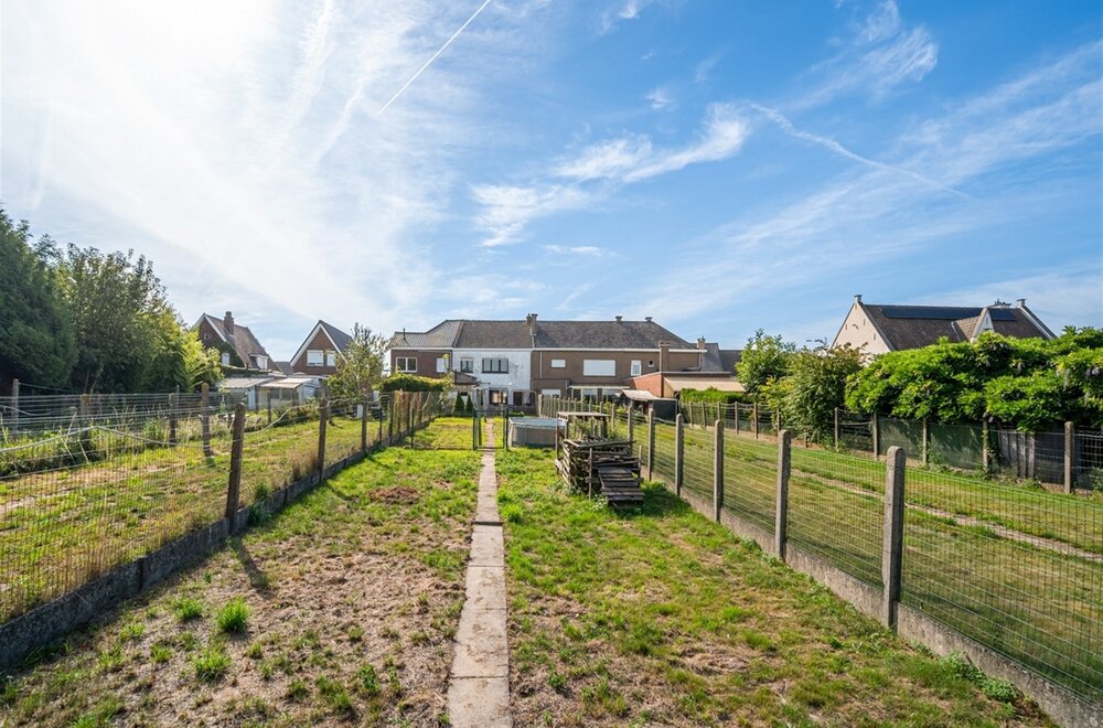 woning-met-2-slaapkamers-tuin-en-zolder-voor-uitbreiding-in-erpe-mere017.jpg
