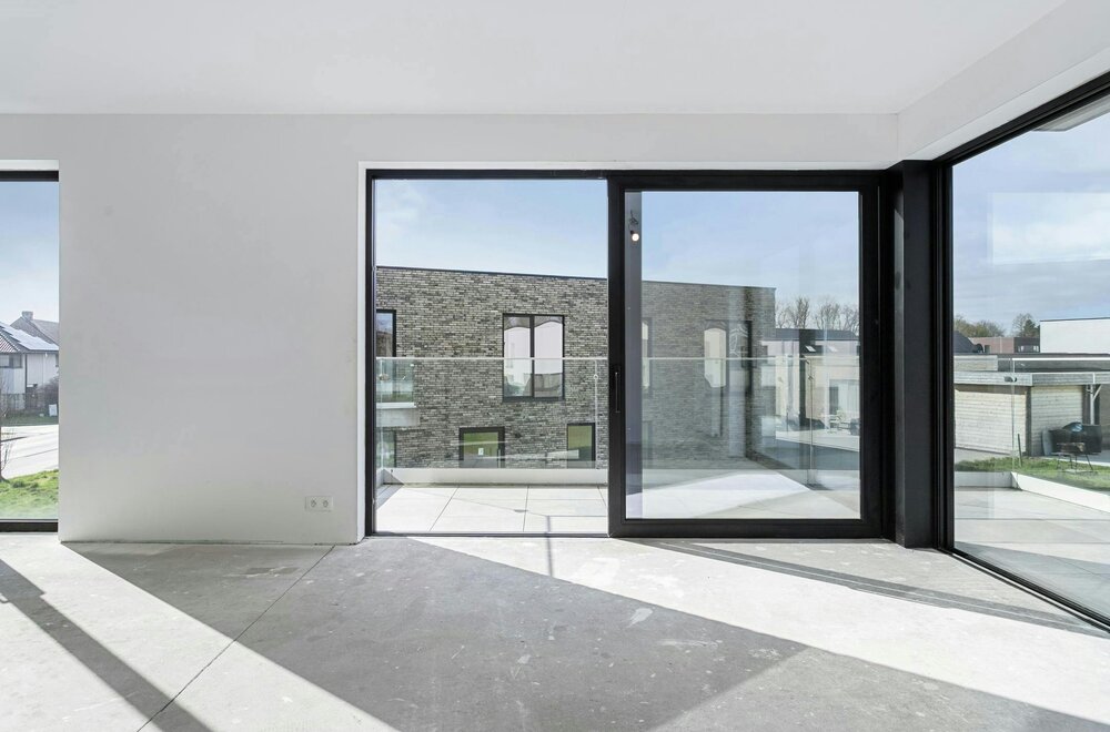 modern-appartement-met-royaal-terras-te-koop-in-roeselare016.jpg