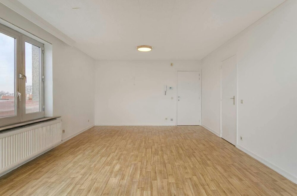 instapklaar-en-lichtrijk-appartement-met-garage-in-roeselare003.jpg
