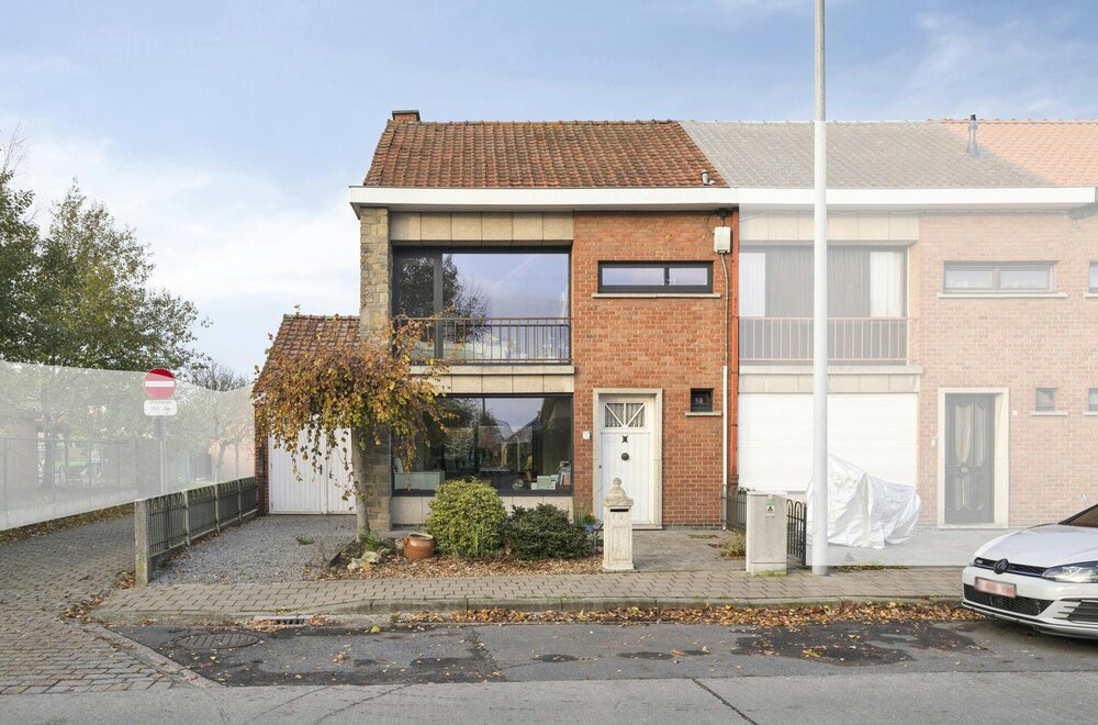 rustig-gelegen-woning-met-3-slaapkamers-te-kachtem001.jpg