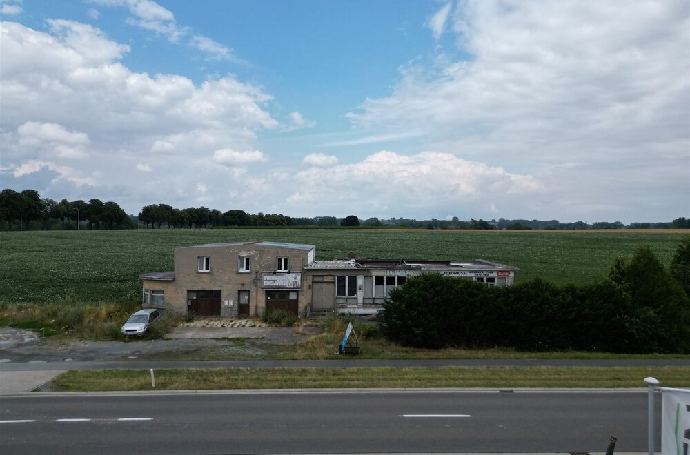 strategisch-gelegen-handelspand-met-woonst-te-voorde-met-een-oppervlakte-van-2172m-003.jpg