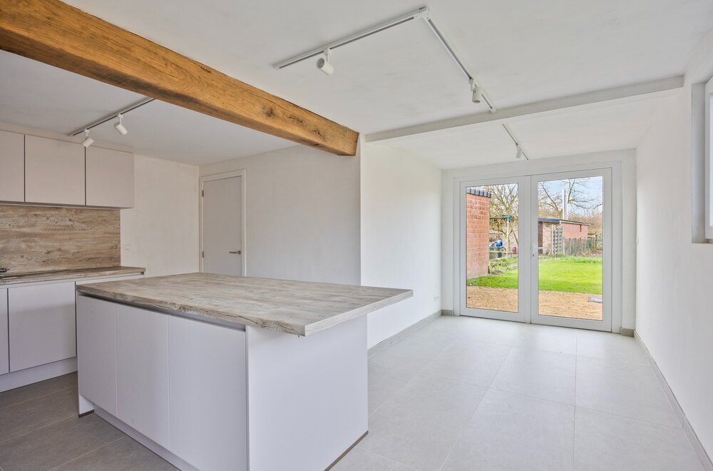 gerenoveerde-wonig-met-ruime-tuin-te-bellem008.jpg