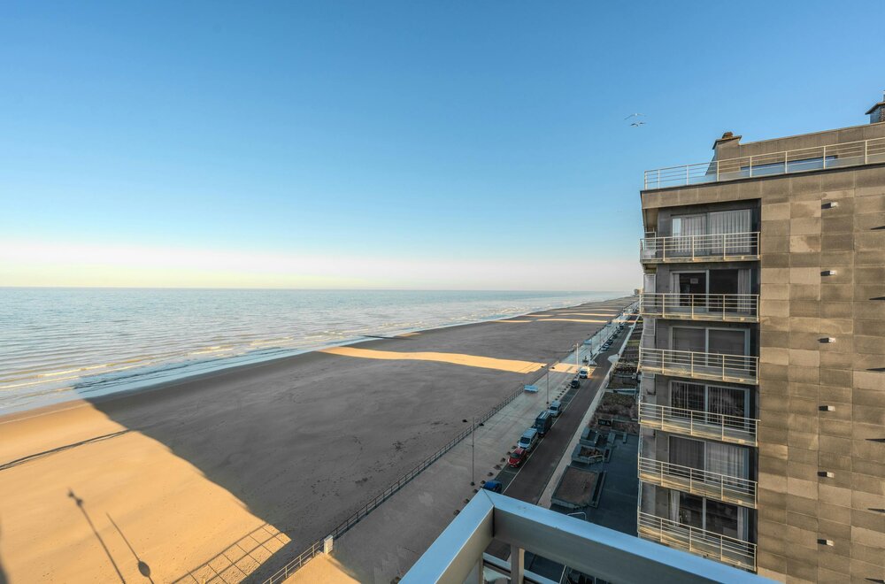 prachtig-hoekappartement-op-de-zeedijk-te-middelkerke-009.jpg