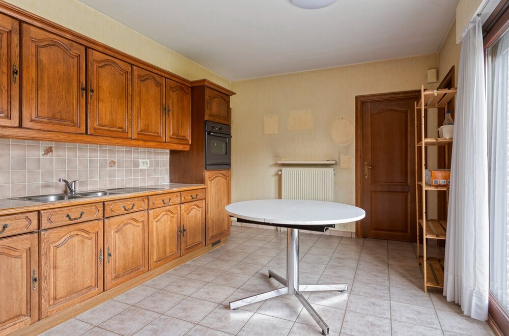 te-renoveren-alleenstaande-woning-met-ruime-tuin-te-loppem008.jpg
