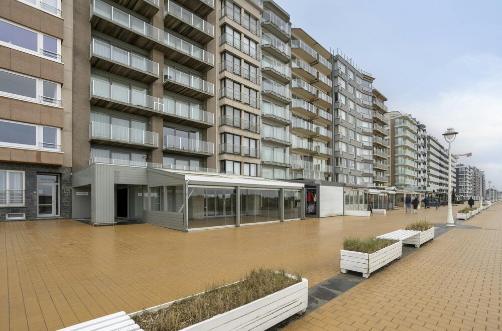 riant-handelspand-op-de-zeedijk-van-nieuwpoort-220-m-te-koop011.jpg