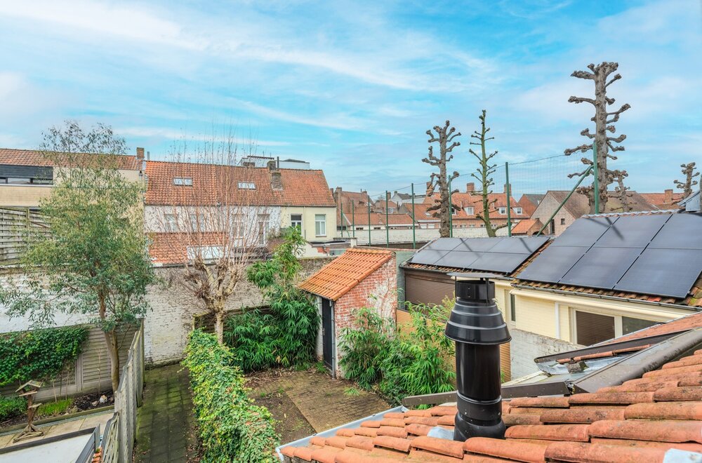 charmante-woning-met-zonnige-tuin-en-fietsberging-te-brugge024.jpg