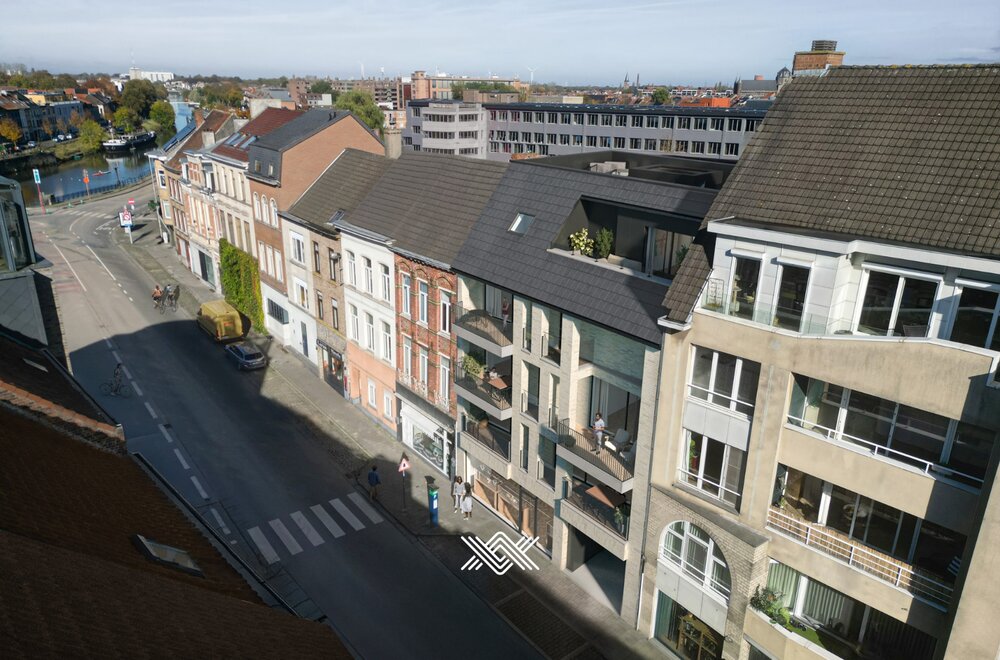 penthouse-met-drie-slaapkamers-op-de-vierde-verdieping-in-gent008.jpg