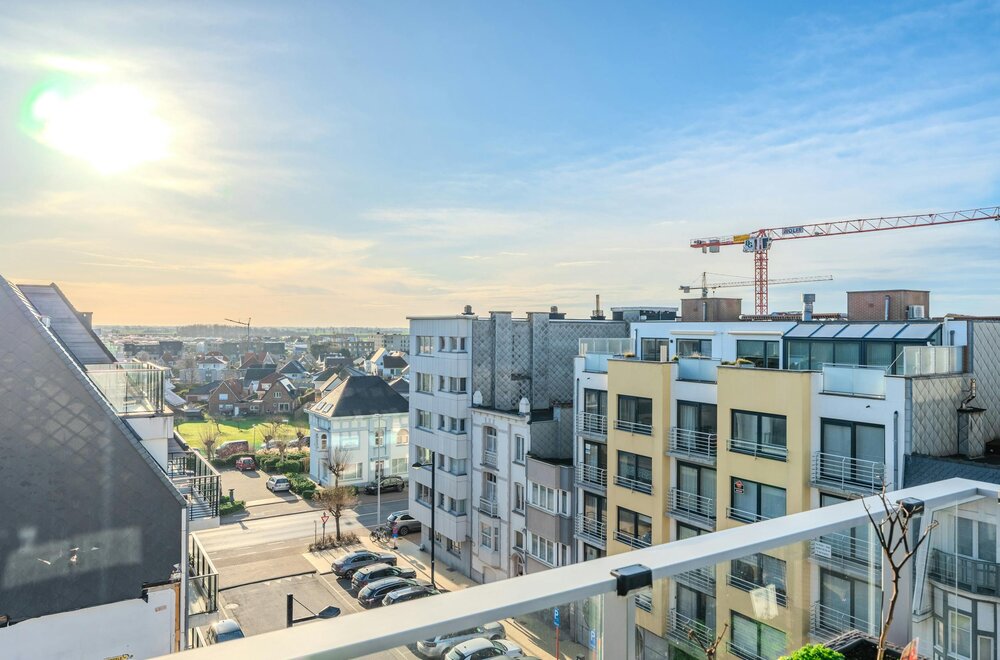 lichtrijk-dak-appartement-te-koop-te-middelkerke-017.jpg