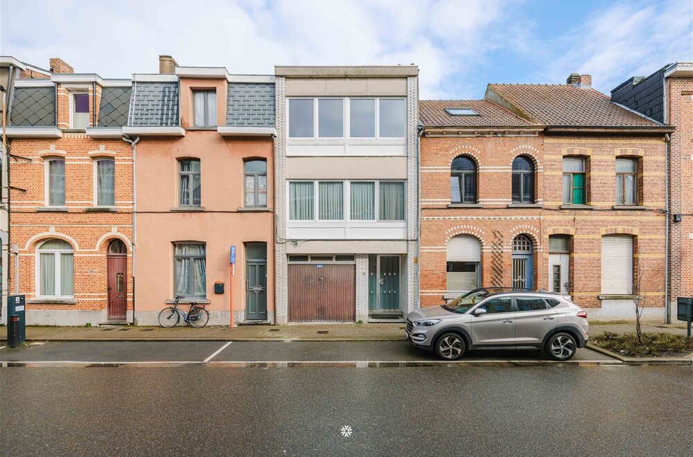 opbrengsteigendom-bestaande-uit-2-appartement-met-garage-in-sint-niklaas-001.jpg