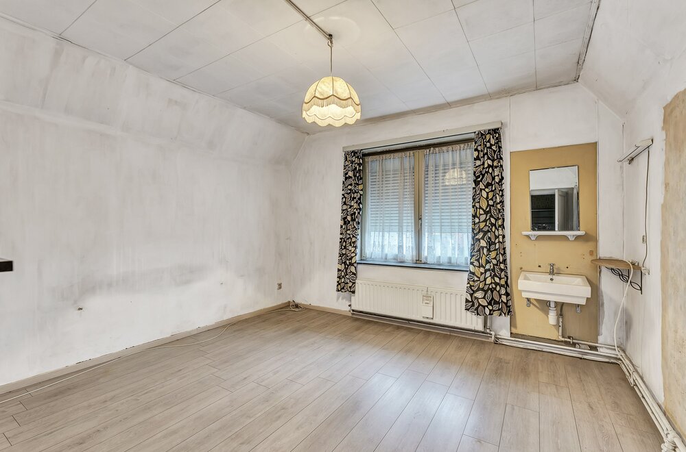te-renoveren-woning-met-4-slaapkamers-op-5a58ca005.jpg