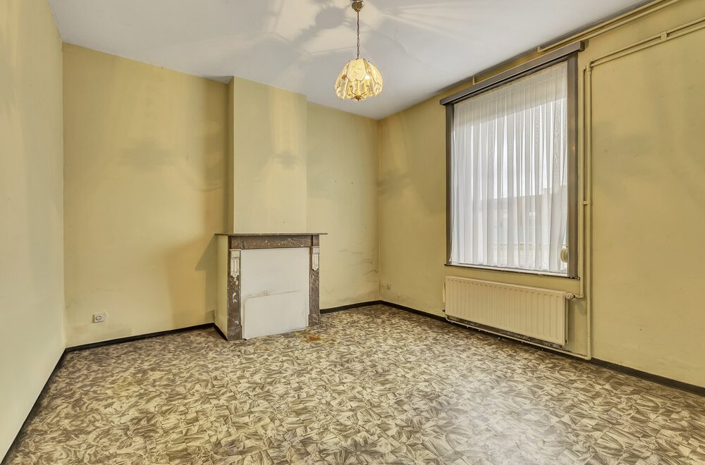 te-renoveren-woning-met-4-slaapkamers-op-5a58ca010.jpg