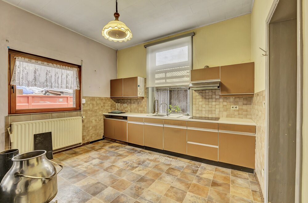 te-renoveren-woning-met-4-slaapkamers-op-5a58ca018.jpg