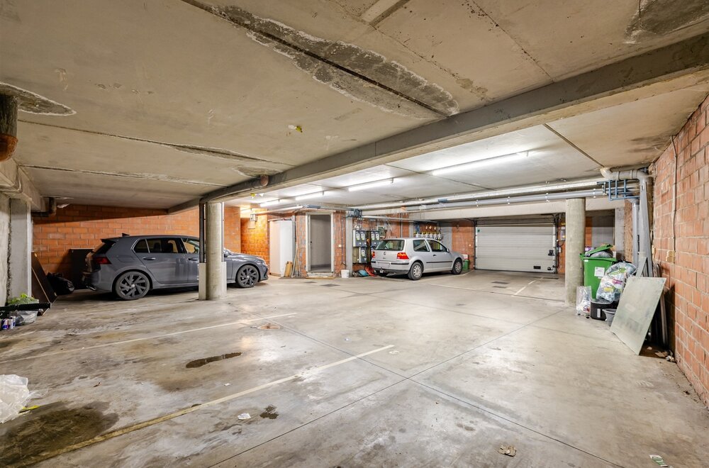 opbrengsteigendom-bestaande-uit-6-appartementen-dubbele-garagebox-en-6-staanplaatsen-te-aalst040.jpg