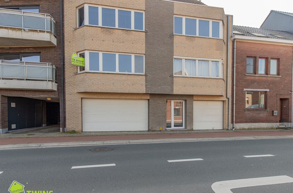leuk-1-slaapkamer-appartement-met-staanplaats-en-zonnige-dakterras001.jpg